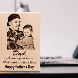 Unique Worldâ€™s Best Dad Engraved Wooden Photo Frame Gift for Men (7×4 Inches)